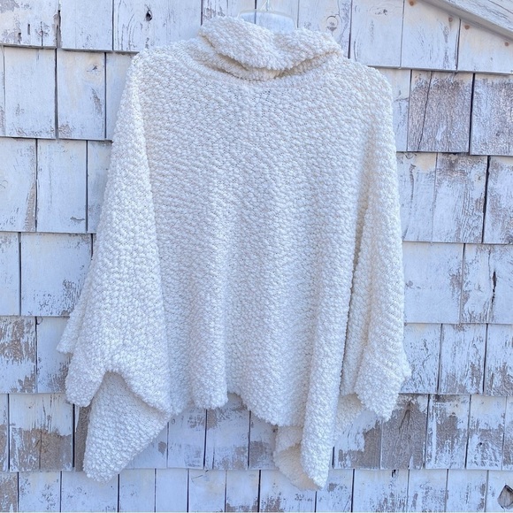 Romeo + Juliet Couture Bouclé Popcorn Cowl Neck Overside Poncho Sweater - Picture 4 of 5